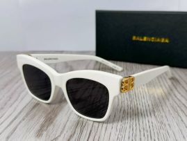 Picture of Balenciga Sunglasses _SKUfw55247828fw